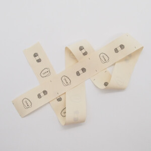 LABEL THIS IS MADE OUT OF (10 pcs) wool