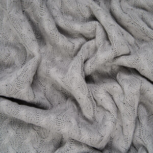 KNIT CABLE PATTERN GREY